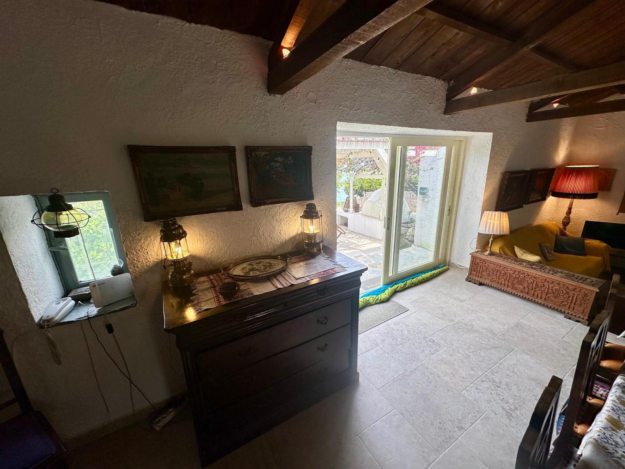 Kiveri 1876 Traditional Seafront Cottage Exterior photo