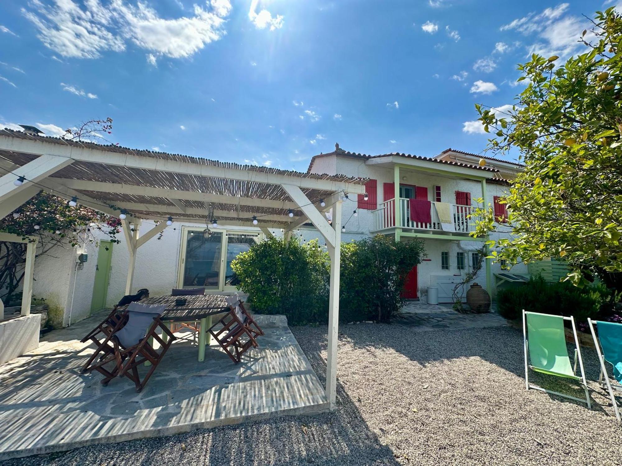 Kiveri 1876 Traditional Seafront Cottage Exterior photo